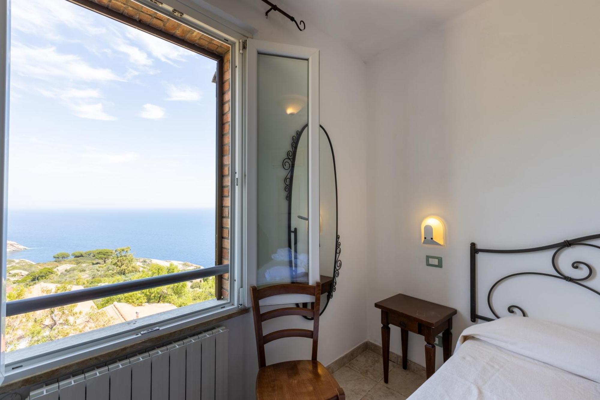 Hotel Castello Monticello Giglio Porto Habitación foto